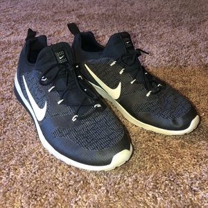 Black Nike Shoes
